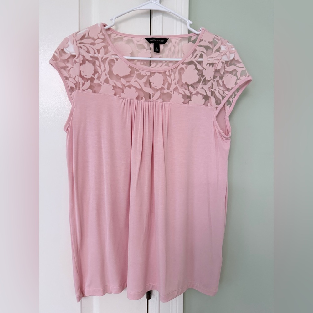 Banana Republic Pink Lace Cap Sleeve Blouse
